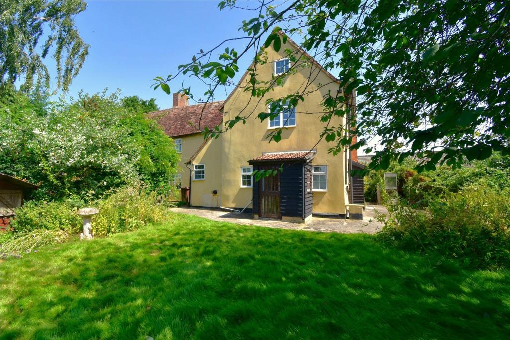 Lot: 103 - SEMI-DETACHED FARM COTTAGE FOR IMPROVEMENT - Front view of the cottage situate in farmland location